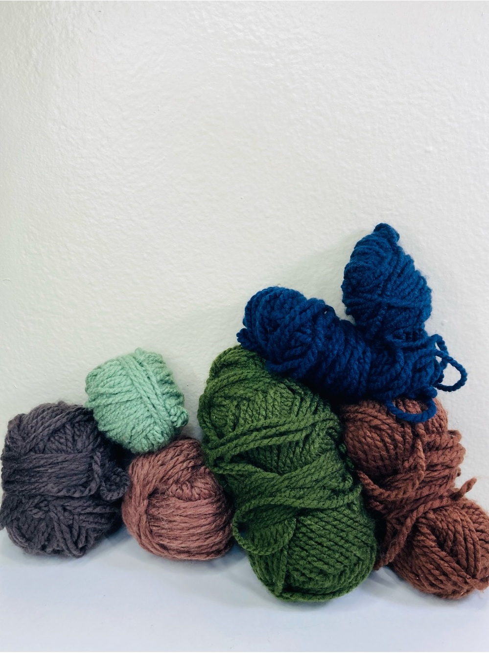 310g + Chunky Yarn Bundle - Green, Blue, Brown, Gray, Min